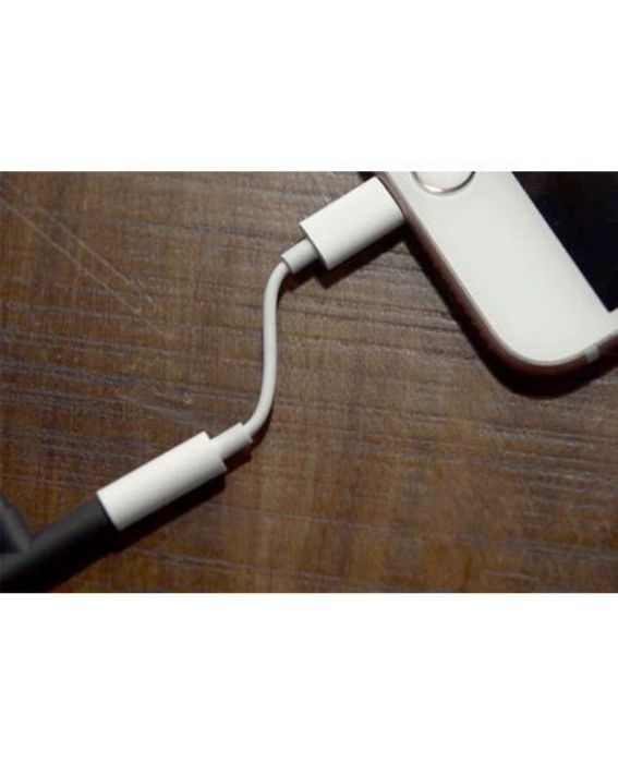 تصویر  تبدیل لایتنینگ به جک 3.5 میلی‌متری اپل