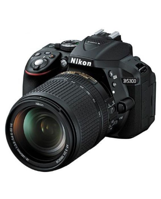 تصویر  دوربین دی اس ال آر نیکون مدل D5300 به همراه لنز 18-140 میلی‌متری VR