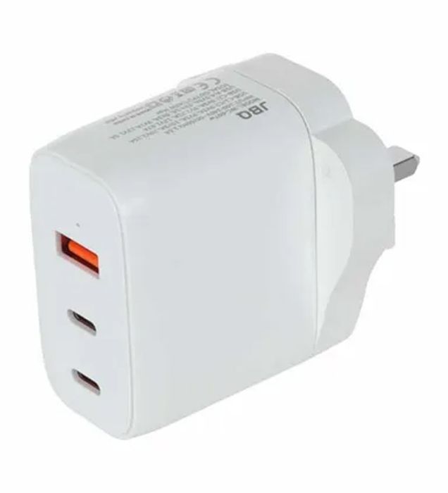 تصویر  شارژر دیواری جی بی کیو سه پین 65 وات مدل WC-607