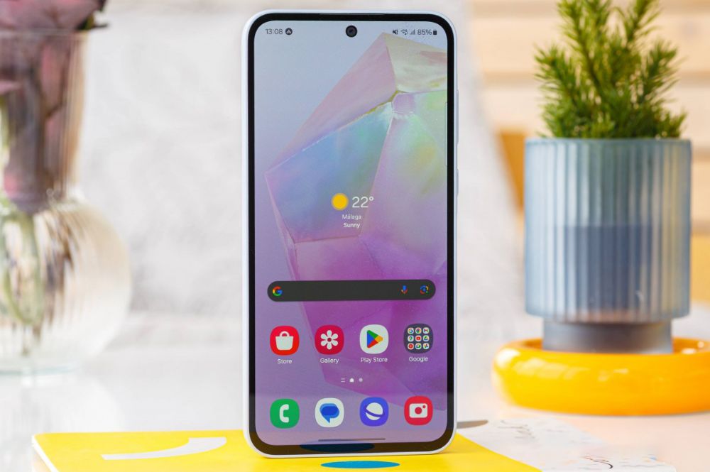 کیفیت صفحه نمایش گوشی a35 سامسونگ